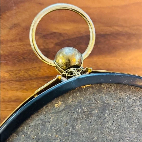 Vintage Belgian Floral Wall Art – Dried Flower Bouquet in Red Velvet Oval Frame - Picture 6 of 11